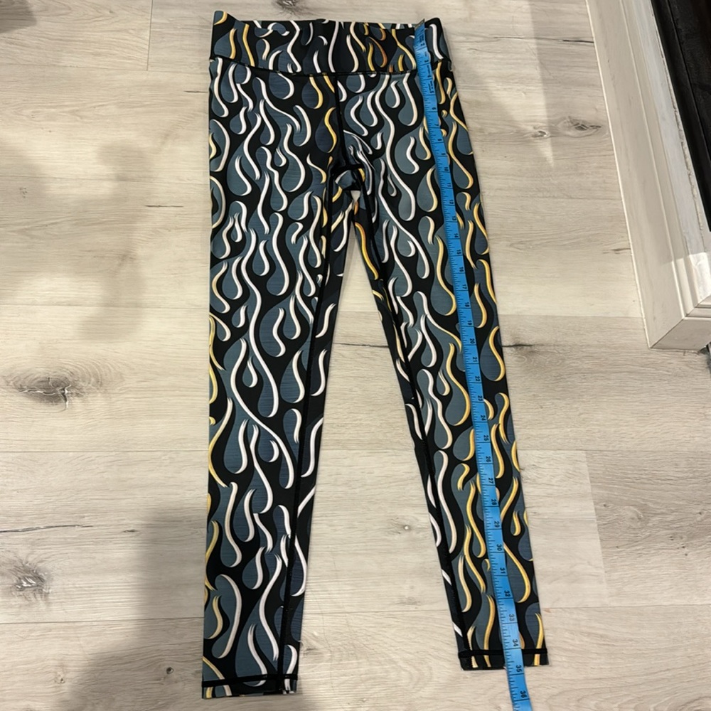 Terez Leggings NWOT in a Polyester/ Spandex Blend - Picture 4 of 6